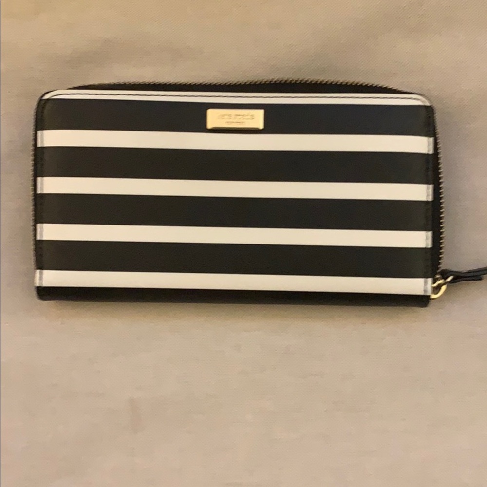 Kate Spade black and cream zip around wallet